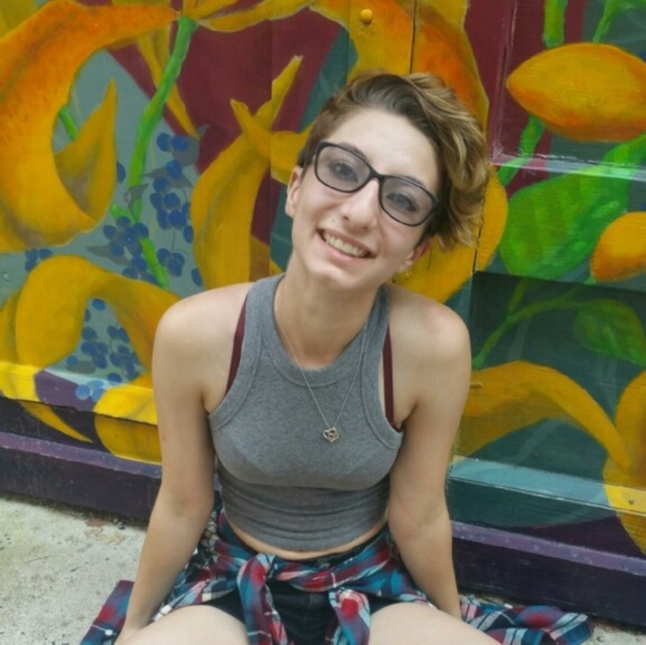 Meet your Posher, Nikki - Picture 1 of 1